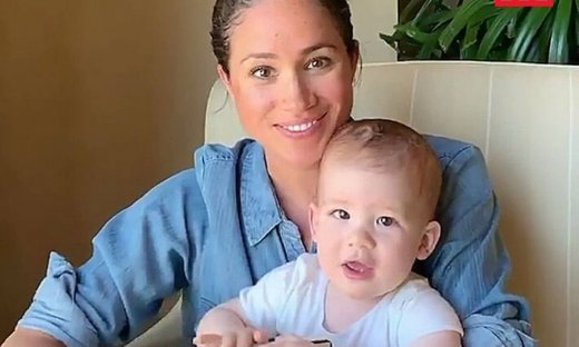 Η Meghan Markle γίνεται 40 ετών: Οι ευχές της Kate Middleton και η τούρτα γενεθλίων (photos)