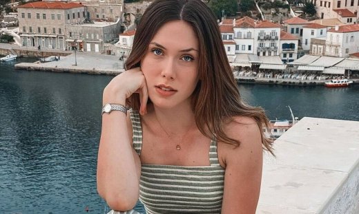 Αφροδίτη Λιάντου: «Η Μυρτάλη από τη Γη της Ελιάς είναι μια κοπέλα με πείσμα»