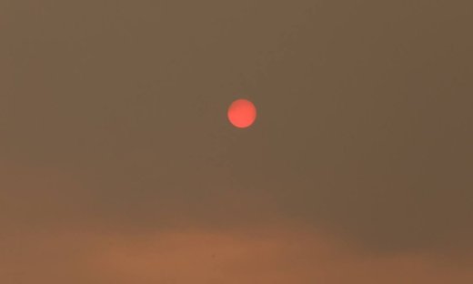 Φωτιά στην Εύβοια: Η μικρή Βαλεντίνα σταμάτησε να κλαίει – Η φωτογραφία που έγινε viral