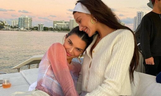 9 celebrity outfits που μπορείς εύκολα να αντιγράψεις και να φοράς όλη μέρα στο νησί