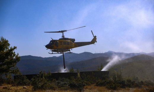 Φωτιά στα Βίλια: «Στα 20 χιλιόμετρα το πύρινο μέτωπο» - Τρίτη ημέρα «μάχης» με τις αναζωπυρώσεις
