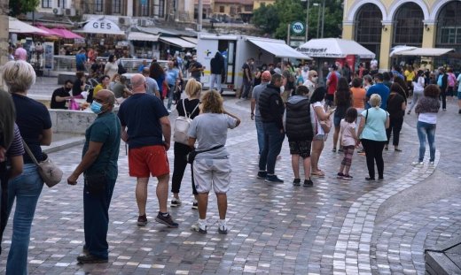 Νέα μέτρα: Με 10 ευρώ τα τεστ για τους ανεμβολίαστους - «Κλειδί» η μάσκα για το εύρος του μπλόκου