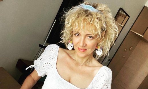 Υρώ Λούπη: Η σπάνια φωτό με το μπικίνι της και η λεπτομέρεια που απoγειώσε το summer look της