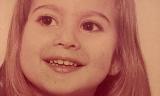 Γνωστή Ελληνίδα ηθοποιός το χαριτωμένο κοριτσάκι της φωτογραφίας