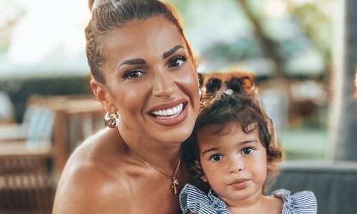 Ελένη Χατζίδου: Η κόρη της είχε γενέθλια - Φώτο από το mini party στο σπίτι