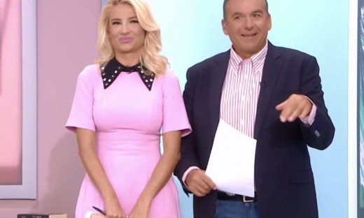 Πώς φόρεσε η Φαίη Σκορδά το ροζ κραγιόν για να το φορέσεις κι εσύ (video)