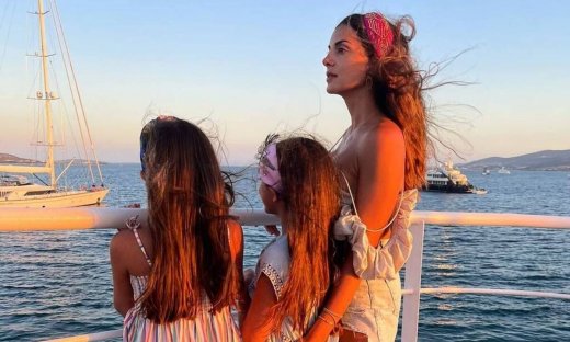 Σταματίνα Τσιμτσιλή: Η πιο ωραία φώτο που είδαμε ποτέ με τα τρία παιδιά της