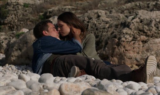 Η Γη της Ελιάς: Η Μυρτάλη απογοητεύεται όταν μαθαίνει πως η διαθήκη δεν είναι πλαστή