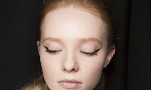Το μαύρο eyeliner φοριέται παντού! 8 για να διαλέξεις