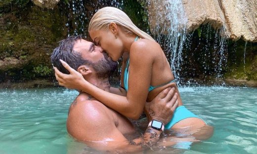 Ασυγκράτητοι Τούνη-Αλεξάνδρου: Το παθιασμένο φιλί τους στην παραλία!