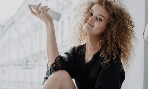 Τα καλύτερα hair mist για να μυρίζουν τέλεια τα μαλλιά σου