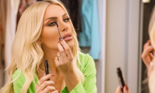 Έξοδος με βροχή; 4 tips για να μη σου χαλάσει το μακιγιάζ