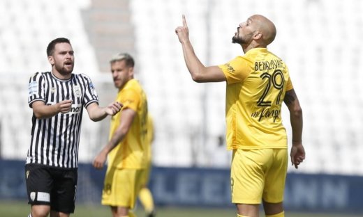 Παίκτης του Άρη τα έσπασε στα μπουζούκια - «Τρελάθηκε» με την Κατερίνα Λιόλιου