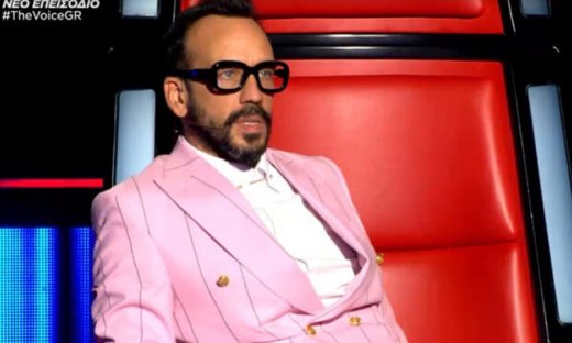 The Voice: Viral το ροζ κοστούμι του Μουζουράκη! Τα απολαυστικά σχόλια στο twitter