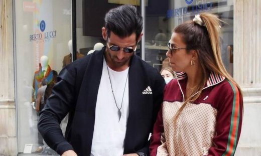 Χατζίδου - Παύλου: Η βόλτα στο κέντρο της Αθήνας και το τέλειο αθλητικό σύνολο της Μελίτας