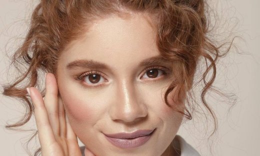 10 highlighters για να απογειώσεις το μακιγιάζ σου