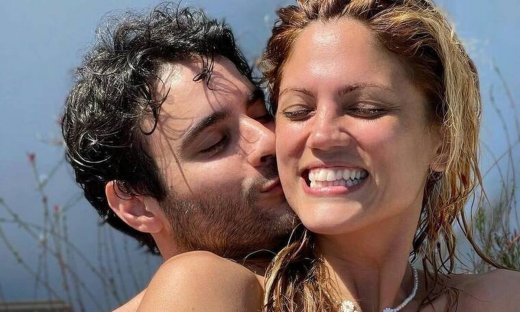 Μαίρη Συνατσάκη: Είναι ερωτευμένη αλλά όχι δεσμευμένη όπως γράφει το Wikipedia (Video)