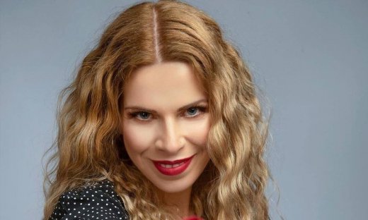 Βιολέτα Ίκαρη: «Είμαι πολύ αυστηρή με τον εαυτό μου και προτιμώ να λέω τραγούδια άλλων»