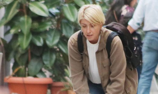 Σία Κοσιώνη: Το causal look με το κλασσικό τζιν παντελόνι και τα παιχνίδια με τον γιο της