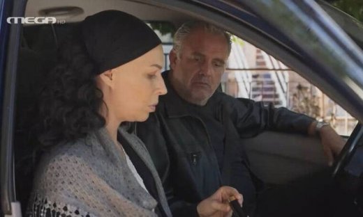 Η Γη της Ελιάς: Η Αρετή πιάνει τον Στάθη να μιλά κρυφά στο τηλέφωνο - Απόσπασμα από το νέο επεισόδιο