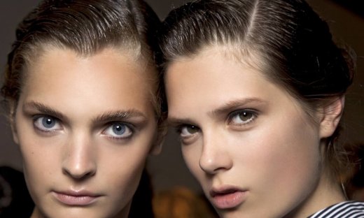 Έτσι θα καταφέρεις τα μαλλιά σου να λαδώνουν λιγότερο