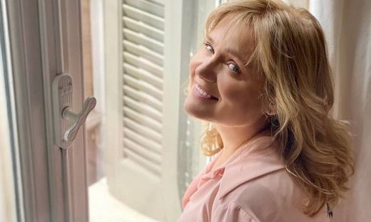 Μαρία Καβογιάννη: Η σχέση με την κόρη της, η συνεργασία με τον Παπακαλιάτη και η φιλία με την Βανδή