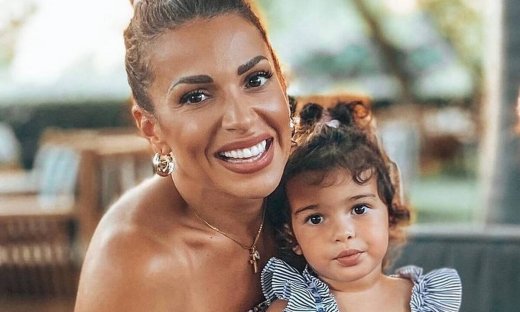 Ελένη Χατζίδου: Η Μελίτα πήρε τα καλλυντικά της και βάφτηκε μόνη της (εικόνες)