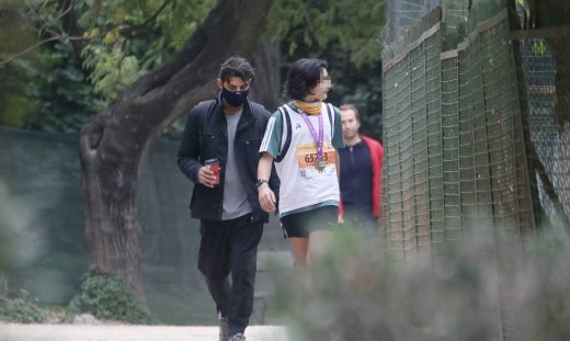 Νίκος Κουρής: Βόλτα με τον 14χρονο γιο του, Πέτρο! Μπαμπάς και γιος σε μια σπάνια εμφάνιση