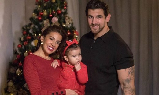 Ελένη Χατζίδου: Στόλισε το χριστουγεννιάτικο δέντρο με την Μελίτα (vid)