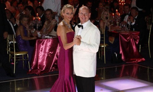 Πριγκίπισσα Charlene - πρίγκιπας Αλβέρτος: Το χρονικό της πολυτάραχης σχέσης που δίχασε τον πλανήτη