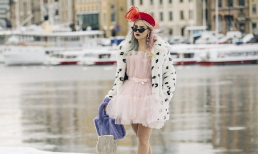 10 φορέματα με χρώμα που θα φοράς συνέχεια στις γιορτές και στα τραπέζια