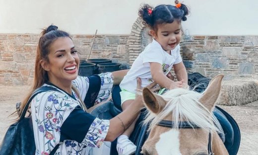 Ελένη Χατζίδου: Το σαλόνι της μετατράπηκε σε παιδότοπο