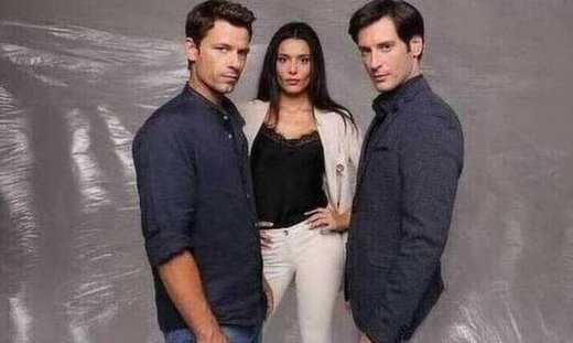 Μόλις Χθες: Στο νεκροταφείο όλοι είναι συντετριμμένοι