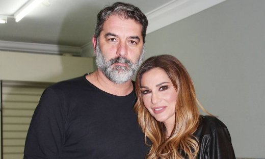 J2US: Βασίλης Μπισμπίκης: Στο πλευρό της Δέσποινας Βανδή στα παρασκήνια του σόου! (video+photos)