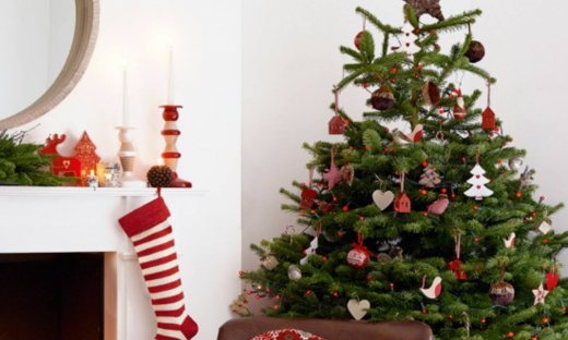 'Eξι ιδέες για να στολίσεις ένα μικρό δέντρο και να κάνεις εντύπωση