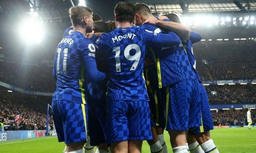 Η δράση συνεχίζεται σήμερα με Super League, Premier League και Κύπελλο Ιταλίας