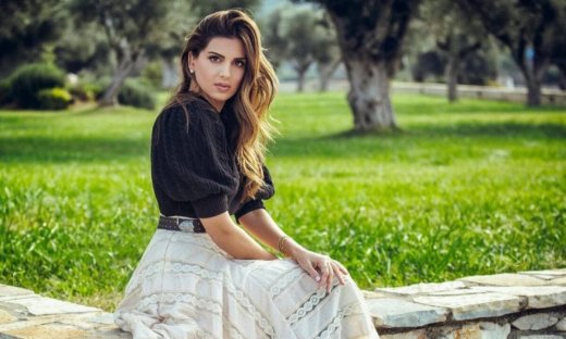 Αυτό τo look της  Σταματίνας Τσιμτσιλή θέλουμε να το υιοθετήσουμε στο ρεβεγιόν