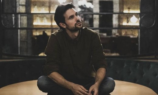 Ορφέας Αυγουστίδης: Έβαλε το πρόσωπο του Δημήτρη Λάλου σε κάλτσα και... «ξεσηκώθηκαν» στο Instagram