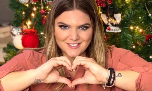 Στην Αράχωβα η Δανάη Μπάρκα - Οι χριστουγεννιάτικες διακοπές με τις φίλες της