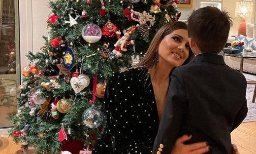 Σταματίνα Τσιμτσιλή: O γιος της παρακολούθησε την αλλαγή φρουράς στο Σύνταγμα