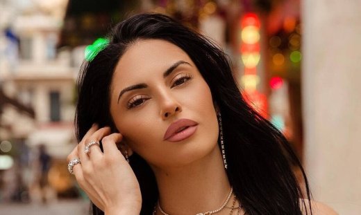 Δήμητρα Αλεξανδράκη: Το εντυπωσιακό σπίτι και το δωμάτιο- ντουλάπα... που ζηλέψαμε!