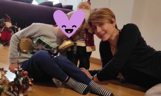 Ευδοκία Ρουμελιώτη: Βόλτα στο κέντρο της Αθήνας με τον γιο της (εικόνες)