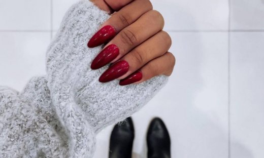 Τα #RedOmbre νύχια είναι η πιο hot τάση!10 μανικιούρ για να διαλέξεις