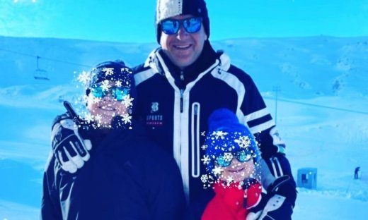 Γιώργος Λιάγκας: Οι απίθανες φώτο με τους γιους του και το νέο μέλος της οικογένειας