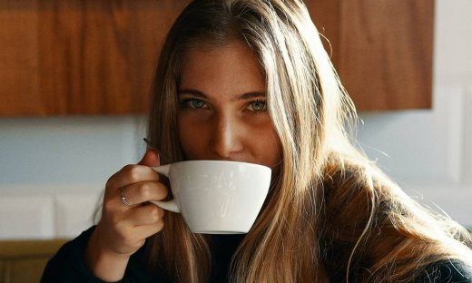 Κολλαγόνο στον κάφε; Οι διατροφολόγοι λένε ναι! Δες γιατί πρέπει να το προσθέτεις