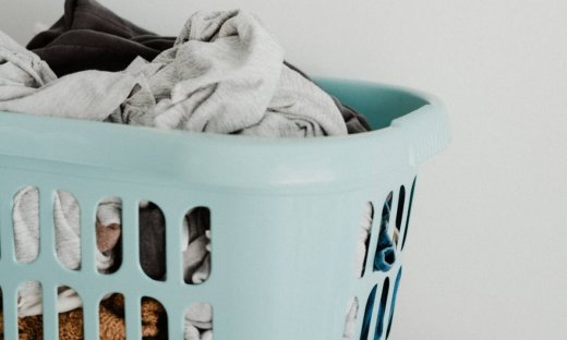 Αυτό είναι το λάθος που κάνεις στο πλύσιμο των ρούχων: Το μυστικό με του μούλιασμα