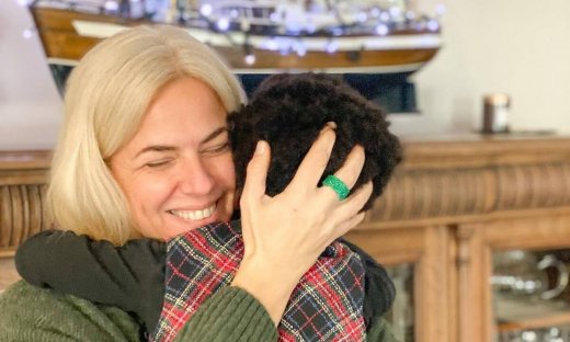 Χριστίνα Κοντοβά: Απαθανατίζει την κόρη της να παίζει πιάνο-Το τρυφερό στιγμιότυπο με την μικρή Ada