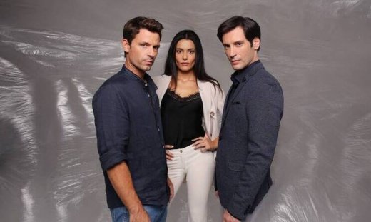 Μόλις Χθες: Η Λουίζα οδηγείται στο τμήμα γιατί βρέθηκε ποσότητα ναρκωτικών στο αυτοκίνητό της