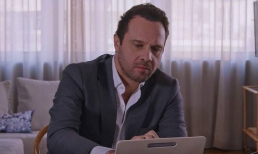 Μόλις Χθες: Ο Αντώνης προσπαθεί να μάθει για το παρελθόν της Άννας