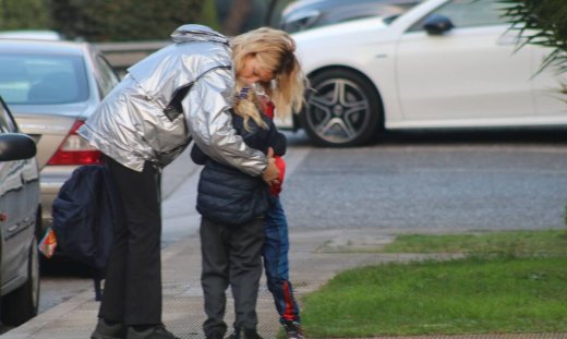 Βίκυ Καγιά: Βόλτα με τα παιδιά της! Η πριγκίπισσα Μπιάνκα και ο Spiderman Κάρολος εν δράσει!